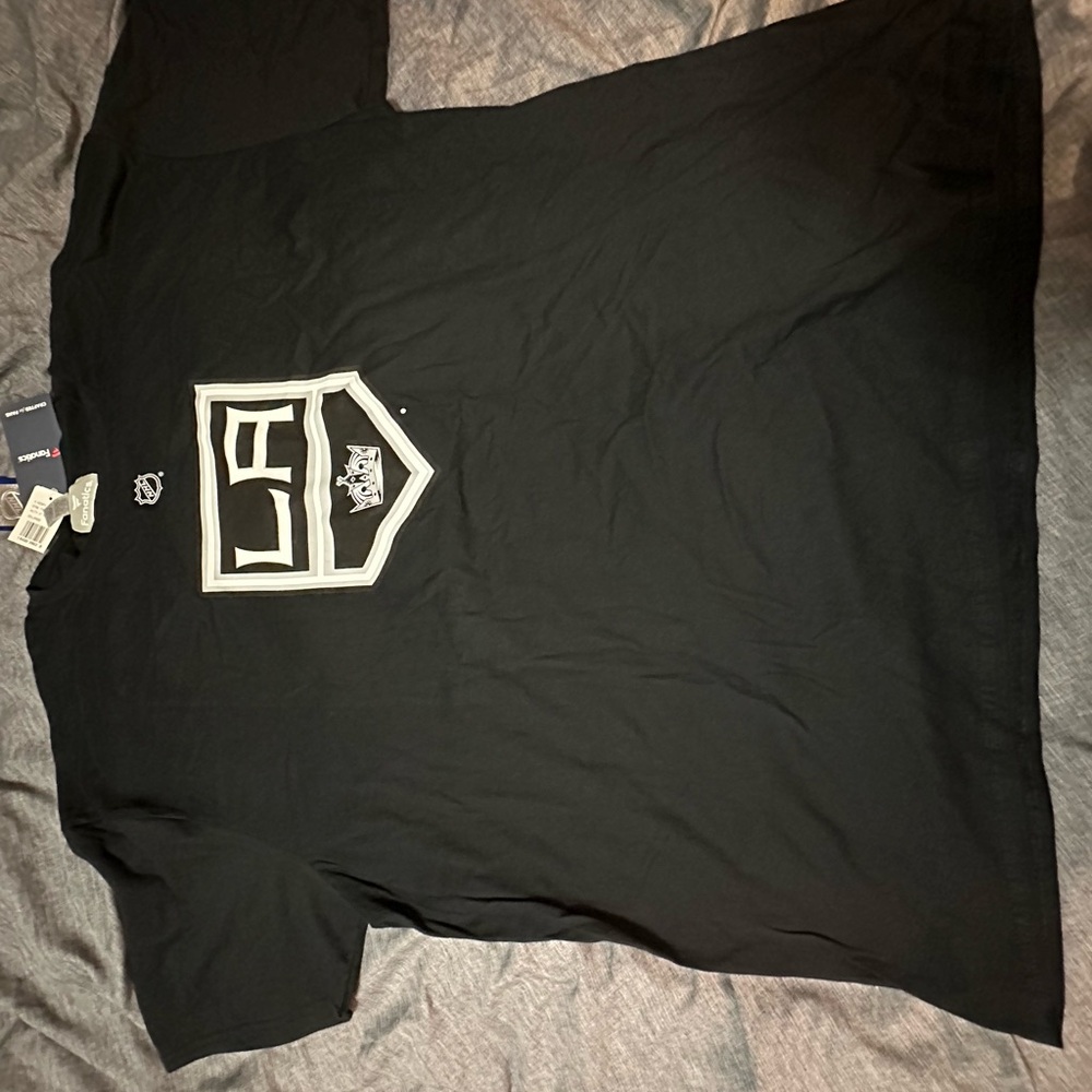 Fanatics Black and White Graphic Tee